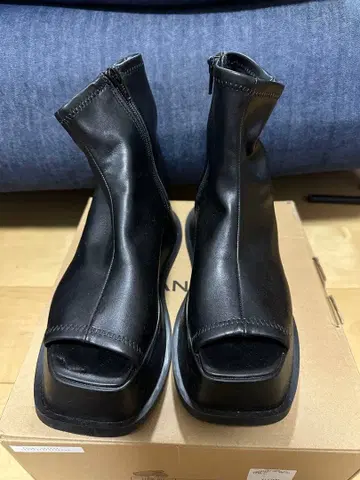 JEANASIS 통굽 부츠 샌들 M 사이즈