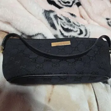 블랙 GG 패턴 파우치