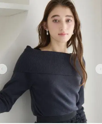 오프숄더 니트 풀오버