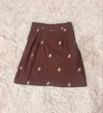 마제스틱 레곤 모브 핑크 꽃무늬 자수 스커트