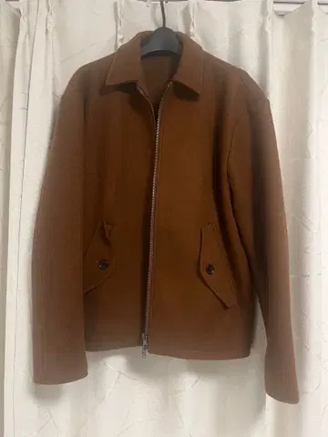 그린 레이블 릴랙싱 브라운 점퍼