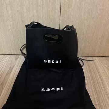 sacai 블랙 숄더백