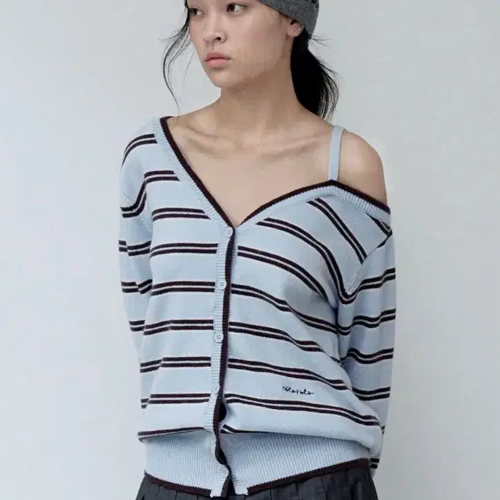 【rolarola】SHOULDER STRIPCARDIGAN MUSINSA | ROLAROLA ONE OFF SHOULDER STRIPE WOOL BLENDED CARDIGAN BLUE