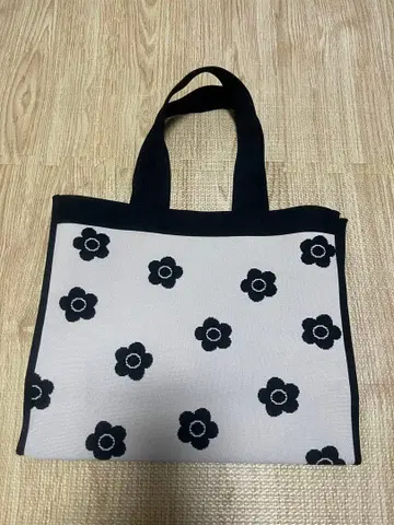 마리콴트 자카드 니트 토트백