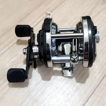 다이와 밀리오네아 2000c 올드 낚시릴 탑워터 계류