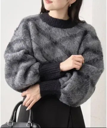 Chico 자카드 숏 기장 니트