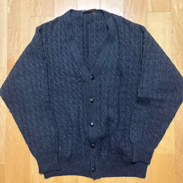 다크 그레이 케이블 니트 가디건