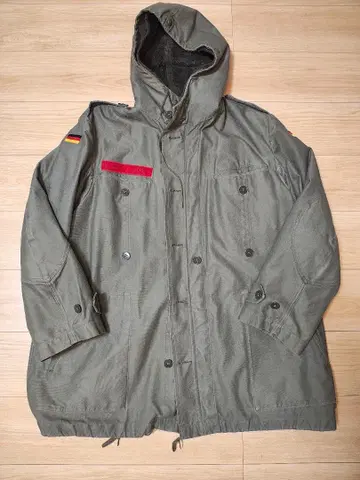 올리브 그린 밀리터리 후드 부착 자켓