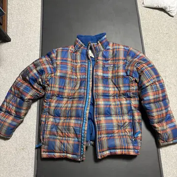 patagonia 체크 무늬 다운 자켓