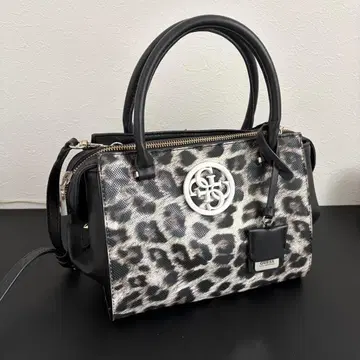 GUESS 게스 레오파드 무늬 핸드백 숄더 포함