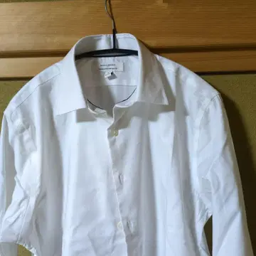 화이트 긴팔 와이셔츠