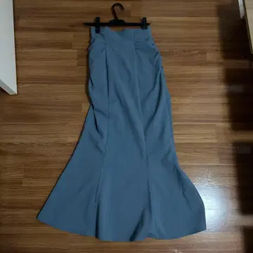 그레이 플레어 스커트