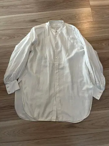 투모로우랜드 스탠드 카라 긴팔 블라우스