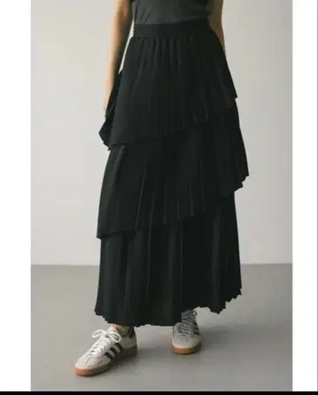 택 포함 STYLE MIXER 티어드 플리츠 스커트 블랙