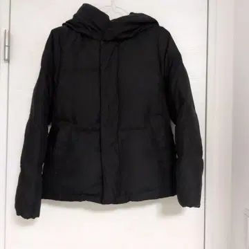 LIP STAR 후드 부착 블랙 다운 자켓