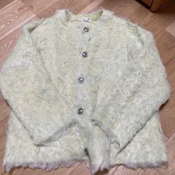 [ 렙심 ] 옅은 옐로우 컬러의 긴팔 가디건