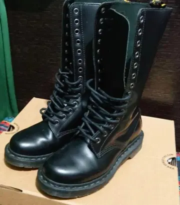 [ 가격 인하 협상 OK ] DR. MARTENS 닥터마틴 14홀 부츠