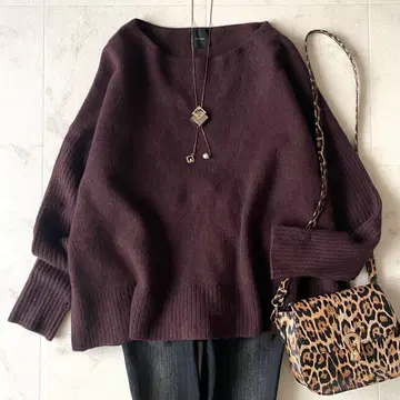 스픽앤스팬 부드러운 캐시미어 사이드 슬릿 니트 소매 리브