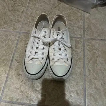 컨버스 화이트 로우컷 스니커즈