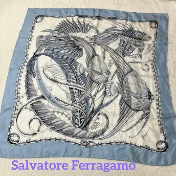새상품급 썸머 뉴 피쉬 프린트 실크 스카프 페라가모