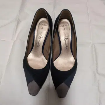 [ 긴자 카네마츠 ] AQUA BELL 펌프스