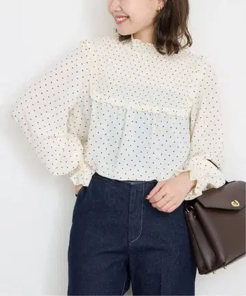 도트 셔링 블라우스