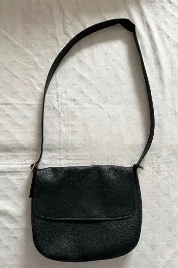 인조 가죽 숄더백 블랙 지퍼 마그넷 개폐