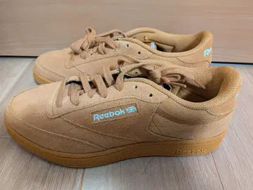 리복 베이지 스웨이드 스니커즈