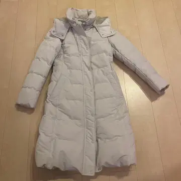 화이트 다운 코트 후드 부착