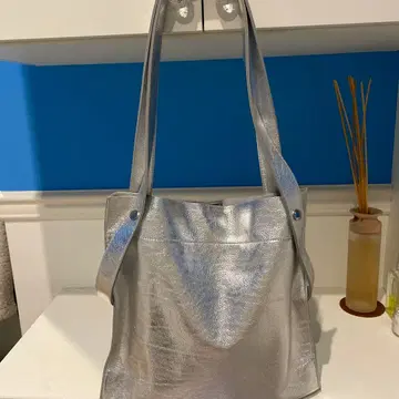 실버 토트백 프론트 포켓 부착 미사용