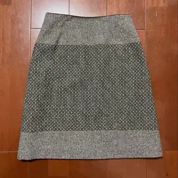 Sally Scott 샐리 스콧 자수 스커트 그레이 계열 무릎 위 기장