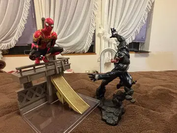 베놈 스파이더맨 Venom & 스파이더맨 피규어 제일복권