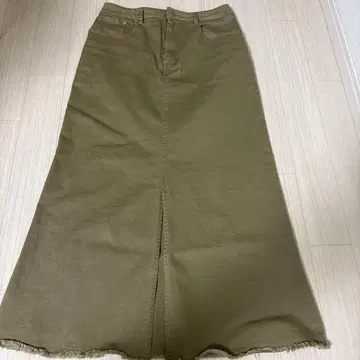 스픽 앤 스팬 컷팅 올리브색 데님 롱 스커트 38 사이즈