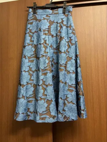 스트로베리 필드 스커트 종아리 기장