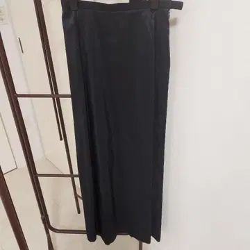 블랙 플리츠 롱 스커트