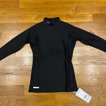 언더아머 메탈 콜드기어 모크 BLK