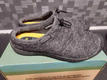 KEEN 하우저3 슬라이드 그레이 펠트