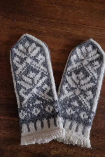 북유럽 리투아니아산 고급 울 미튼 장갑