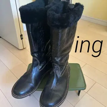 ing 블랙 가죽 퍼 포함 롱 부츠 에나멜 디자인 절개 부츠