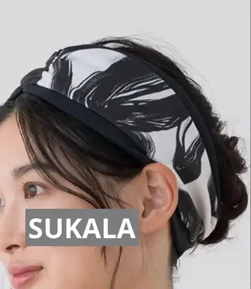 [ SUKALA ] 헤드밴드 헤어밴드 헤어 터번 하트 프린트