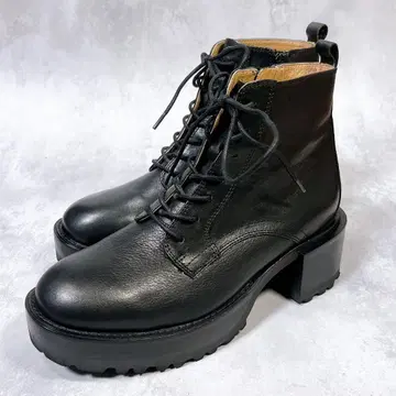 새상품급 [ 키다리 아저씨 ] 숏부츠 23.5 가죽 사이드 지퍼 통굽