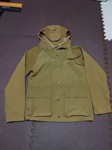 A VONTADE 베이지 후드 부착 마운틴 후드티 M 사이즈