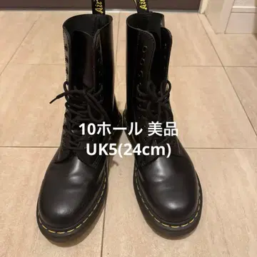 [ 새상품급 ] 닥터마틴 10홀 부츠 블랙