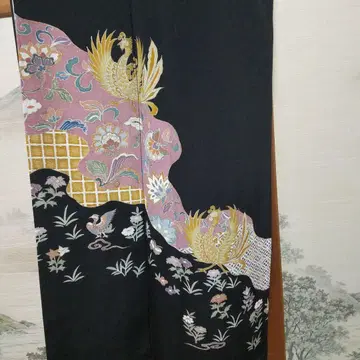 블랙 전통 예복 기모노 봉황과 꽃무늬 자수