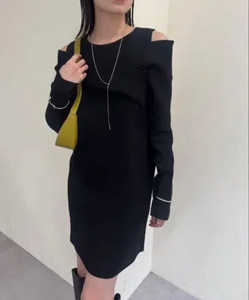 [ 미사용 새상품 ] 미스틱 니트 크로스 원피스 블랙