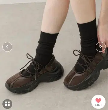 레이스업 밸리 스니커즈 브라운