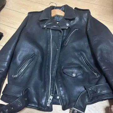 Schott와 애로우즈의 블랙 가죽 자켓 42