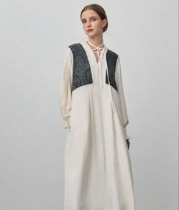 [ 한정판 ] Public Tokyo 레이스업 자카드 원피스 아이보리