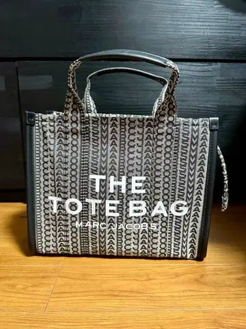 [ 컨디션 최상 ] 마크제이콥스 토트백 모노그램 자카드 미디엄