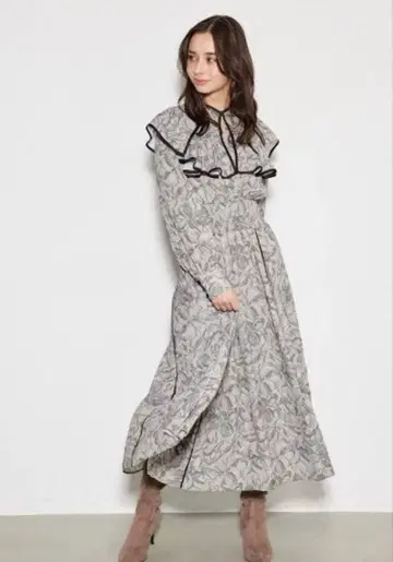 rienda 파이핑 플라워 원피스